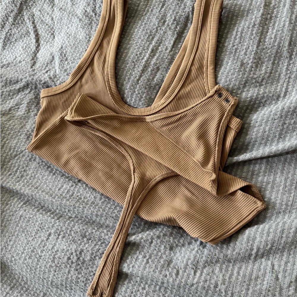 Abercrombie Tan Ribbed Tank Top NWOT - Picture 3 of 6